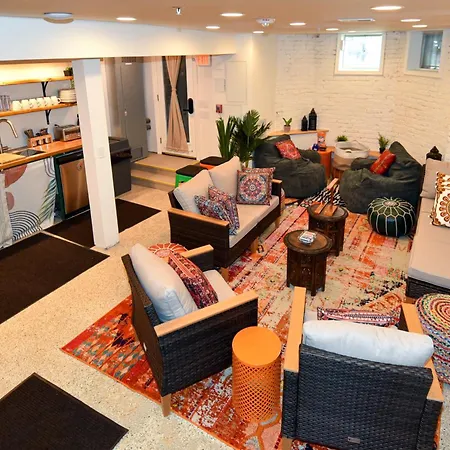 Caravan Hostel Dc-2